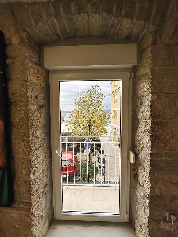 Apartment Picasso Selce 0*,